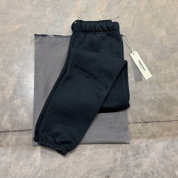 Fear of God Other - Fear of God Essentials SS22 'Stretch Limo' Cuffed Sweatpants Size S